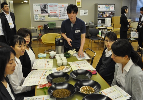 お茶の淹れ方教室 in 静岡信用金庫の様子
