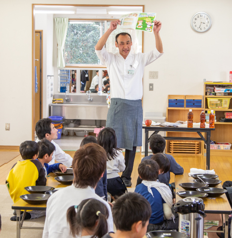 お茶の淹れ方・日本茶教室 小学生向け教室の様子